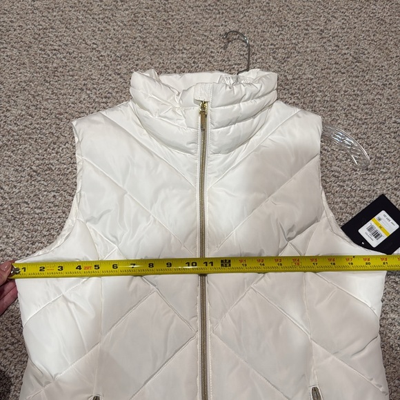 NWT puffer vest - Picture 6 of 6